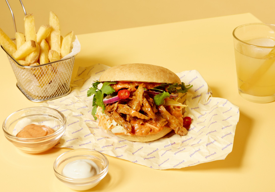 Welcome to the Family! Vegetable Pulled Pork expands our product range. At the same time, our products are now also available at our neighbors in Austria at SPAR nationwide.